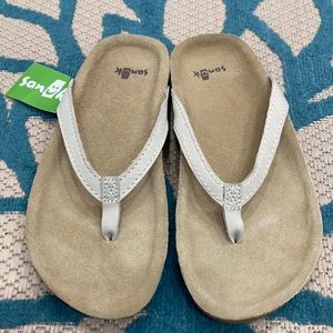 Sanuk She Loungy Tan Leather Flip Flops